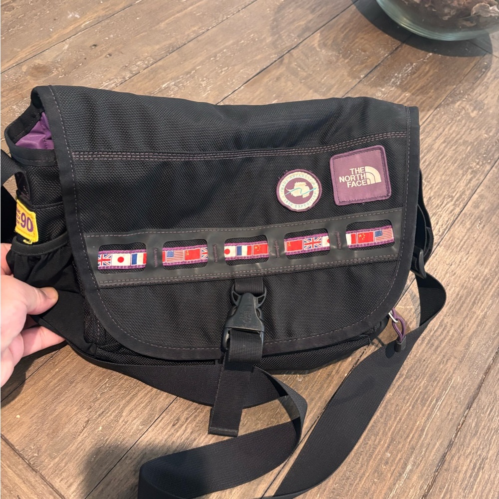 The North Face Vintage Trans Antarctica 90’s Black Messenger Bag